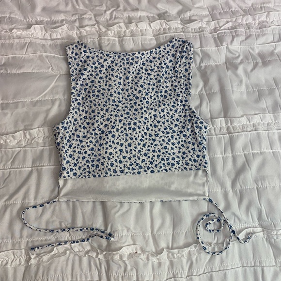 Le Lis Cropped Top - Picture 2 of 2